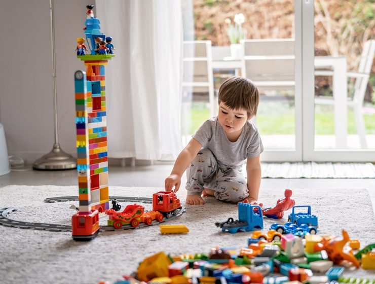 Çocukların Tek Başına Oyun Oynamaları İyi Midir?